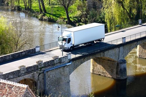 Photo illustrant le mot « camion », exemple pour travailler le son [ien / ion] au CP.
