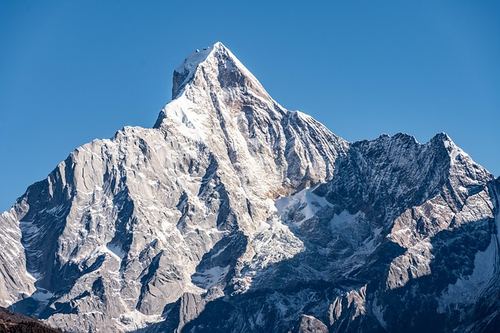 Photo illustrant le mot « montagne », exemple pour travailler le son [gn] au CP.
